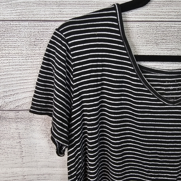 Womens Top, Lightweight Blouse, Black & White, V-neck Shirt, Size : Large - Picture 4 of 8